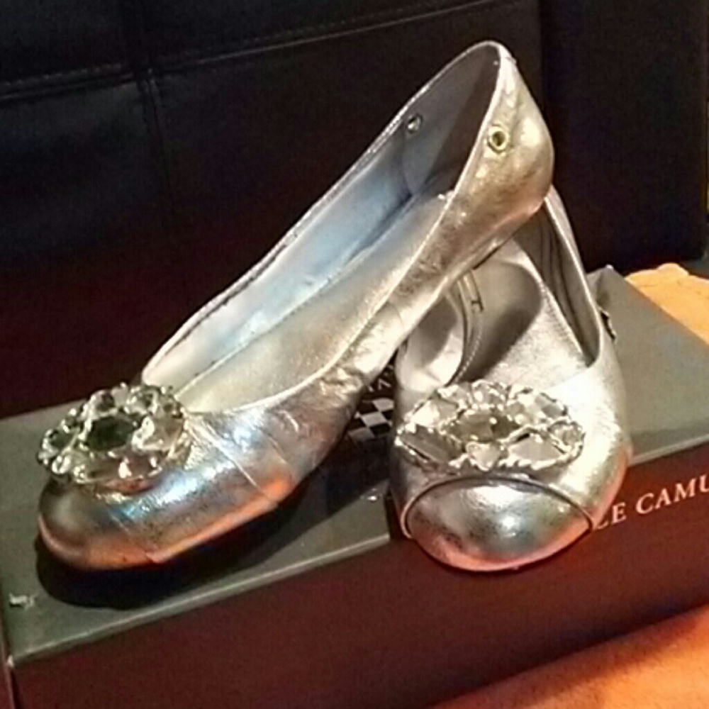 Vince Camuto Flats